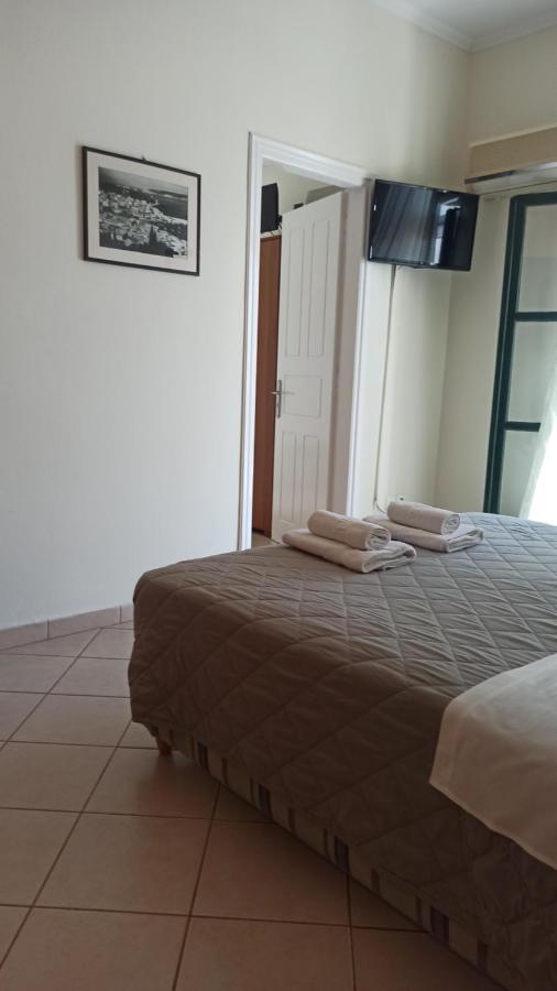 Aparthotel To Kastro à Pylos Extérieur photo